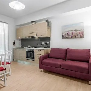 https://wine-apartments-florence-masseto.it-tuscanyhotel.com